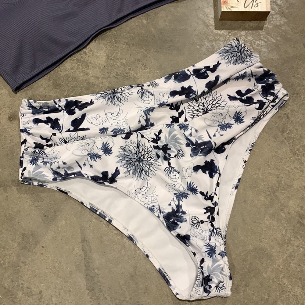 High Waist Bikini - Picture 3 of 5